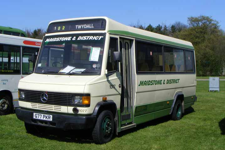 Maidstone & District Mercedes 609D Reebur 1077